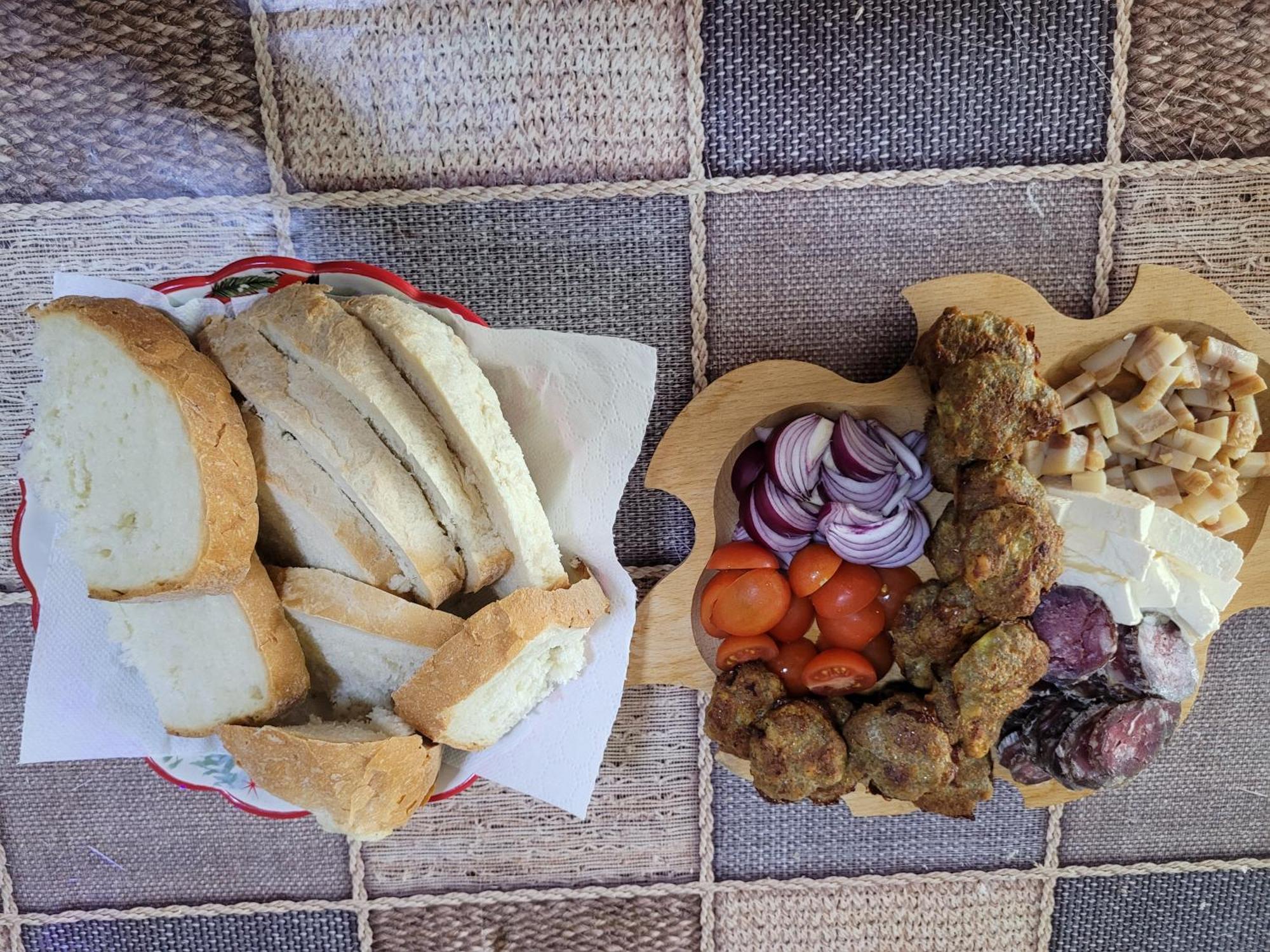 Vila La Izvorul Putinei Haţeg Стая снимка